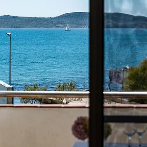 guest-house-ero.hotelinzadar.com/