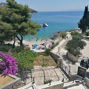 apartments-maganic.hotels-in-trogir.com/